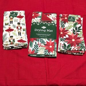 NWT CHRISTMAS KITCHEN ACCESSORIES